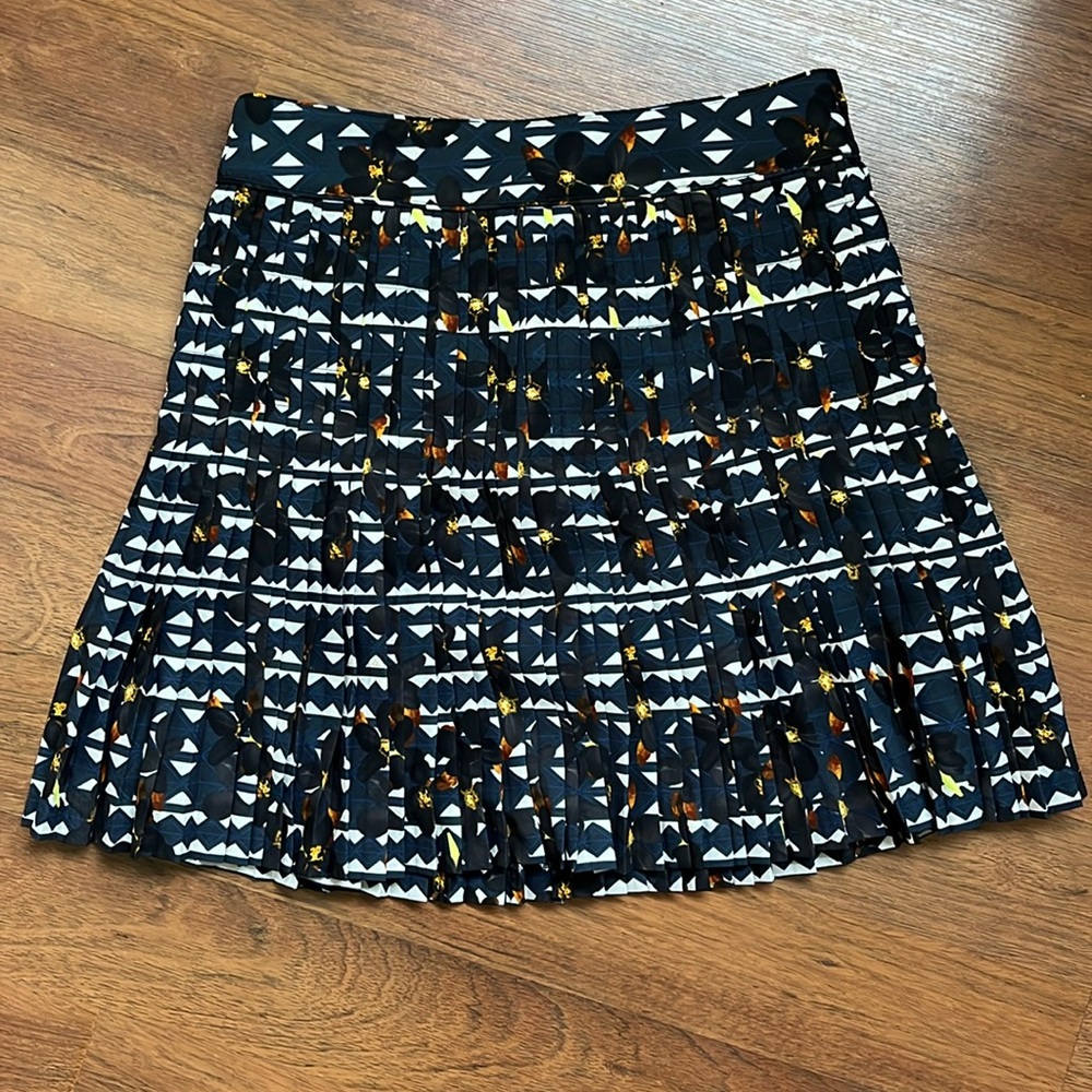 Pleated skirt - j crew. Size 2. In great condition